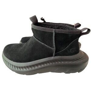 UGG Black Ankle Boots/(NWOB)